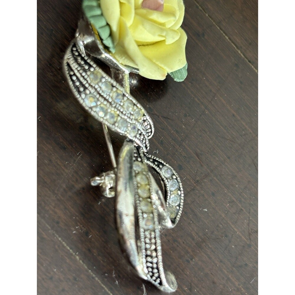 Vintage AVON Porcelain Sweet Yellow Rose Silver Tone & Rhinestone Brooch Pin - Picture 5 of 9